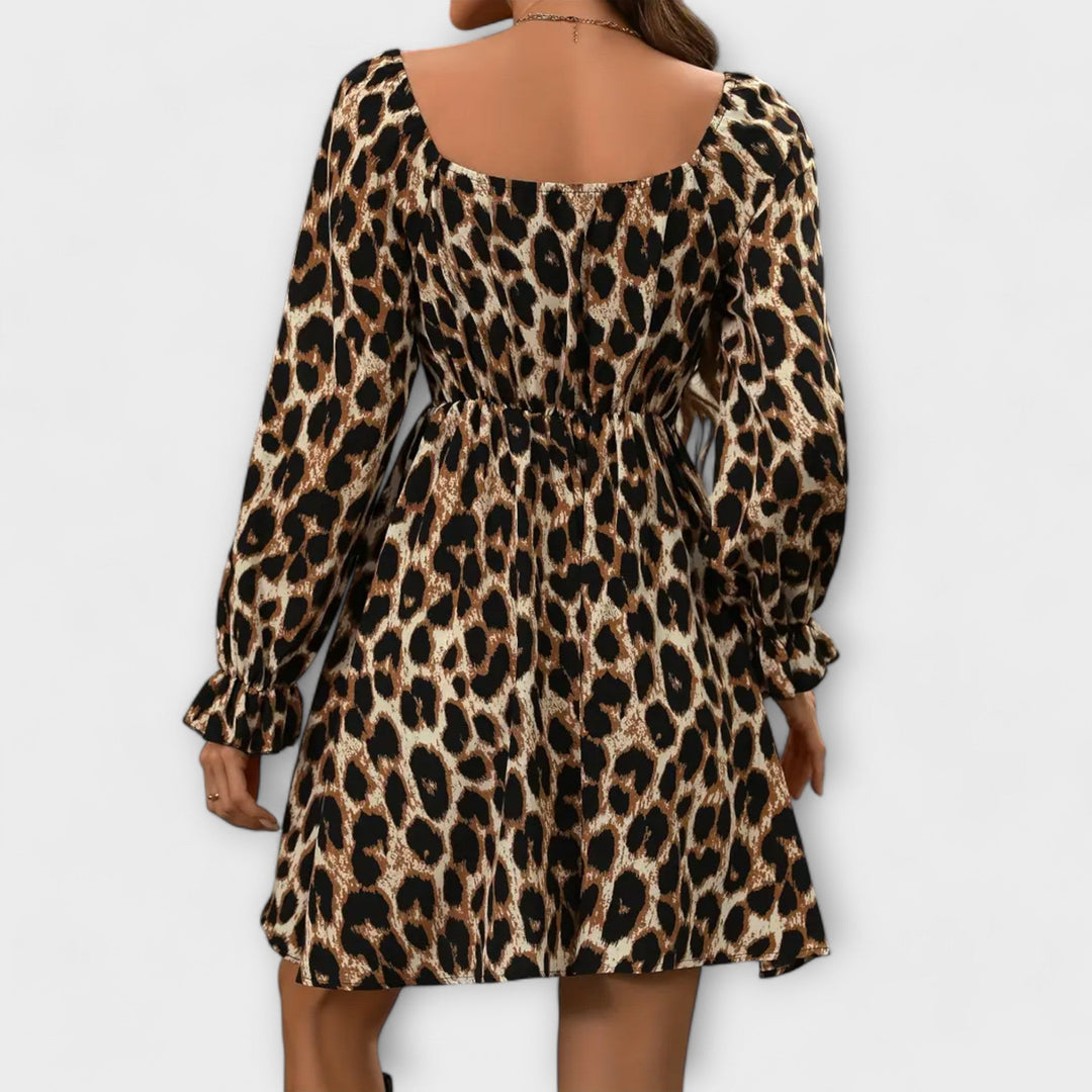 Vestido com estampado de leopardo encantador