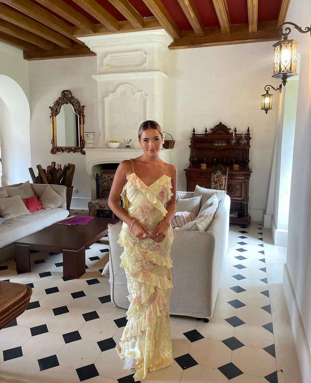 Julieta | Vestido Comprido com Volantes – Gracioso e Romântico