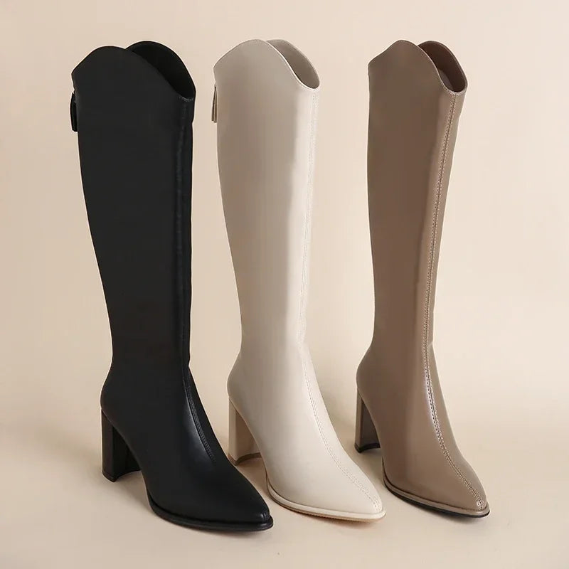 Hilda – Botas de salto Grosso e Elegância para o Inverno