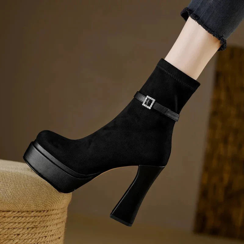 Yanete – Botas de plataforma de luxo com conforto e estilo em cada passo